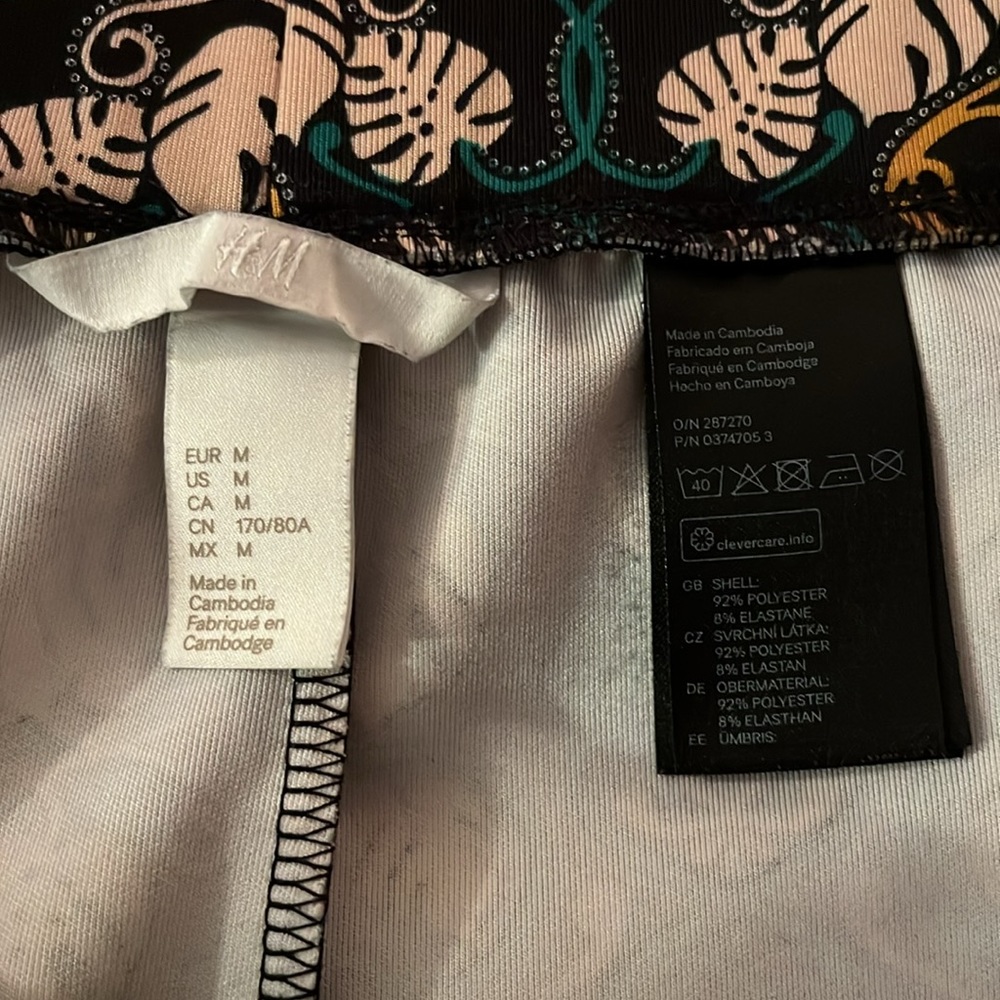 H&M Bold Floral A-Line Miniskirt Medium - Picture 3 of 4